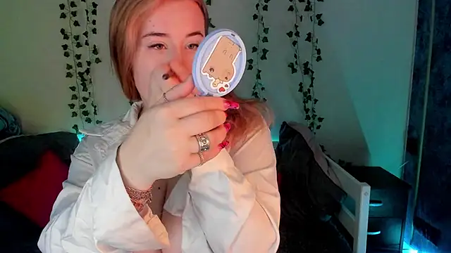 Emily Gin online show from 02.15.25