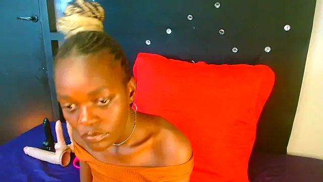 Snapshot of VANESAAMBER23 chatting on 09.17.25 VANESAAMBER23 online show from 09.17.25