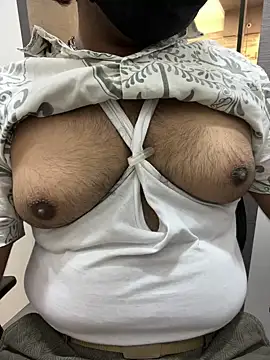 Snapshot of dick69lil chatting on 05.21.26 dick69lil online show from 05.21.26
