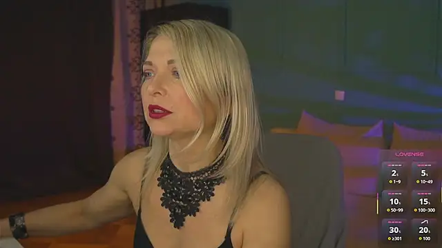 Gloria Lovely online show from 05.05.26