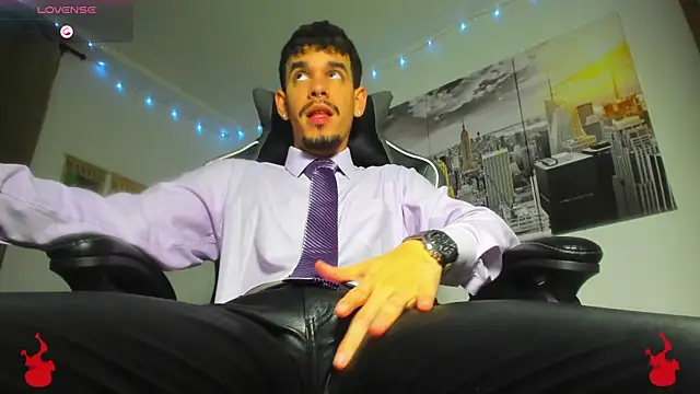 Snapshot of BRAYHAMBROWN chatting on 11.08.25 BRAYHAMBROWN online show from 11.08.25