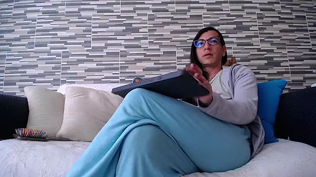 VioletaGomezCo online show from 11.06.25