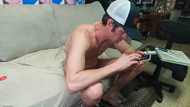 Snapshot of mowingman26 chatting on 02.11.25 mowingman26 online show from 02.11.25