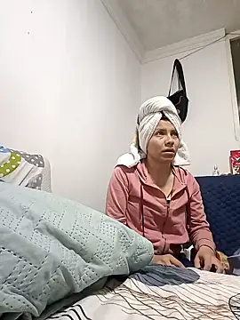 karlamorris  online show from 01.18.25