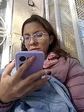 karlamorris  online show from 01.22.25