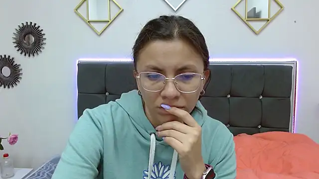 karlamorris  online show from 03.12.25