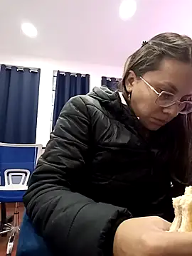 karlamorris  online show from 09.17.25