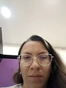 karlamorris  online show from 10.01.25