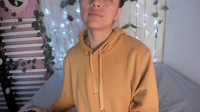 Sophy SmileSweet online show from 01.04.25