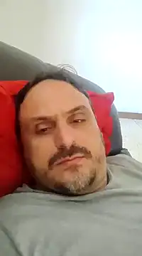 Snapshot of italovene chatting on 12.18.24 italovene online show from 12.18.24