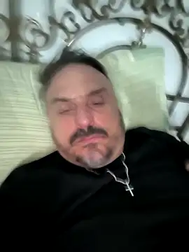 Snapshot of italovene chatting on 09.28.25 italovene online show from 09.28.25