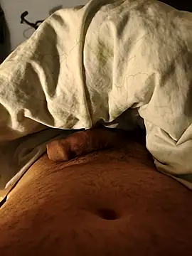 Snapshot of italovene chatting on 10.20.25 italovene online show from 10.20.25