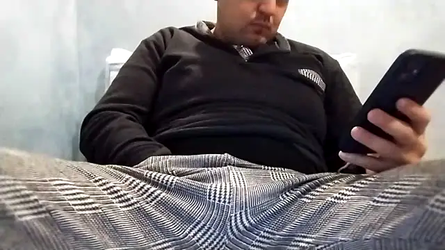 Snapshot of alexfala99 chatting on 11.26.25 alexfala99 online show from 11.26.25