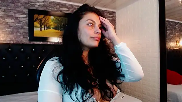 Snapshot of Lust_Mom41 chatting on 12.07.24 Lust Mom41 online show from 12.07.24