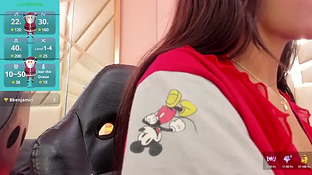 Snapshot of AlanaJones1 chatting on 12.21.24 AlanaJones1 online show from 12.21.24