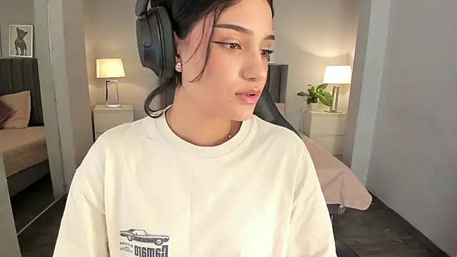 renee shelby  online show from 03.20.25