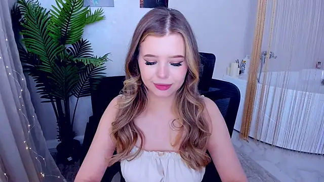 Snapshot of FollowLovee chatting on 02.15.25 FollowLovee online show from 02.15.25