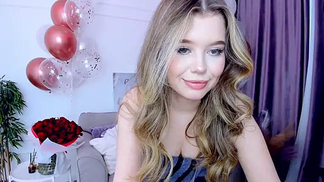 Snapshot of FollowLovee chatting on 03.22.25 FollowLovee online show from 03.22.25