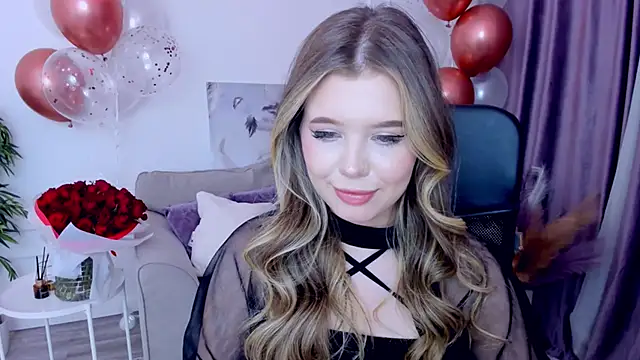 Snapshot of FollowLovee chatting on 03.22.25 FollowLovee online show from 03.22.25