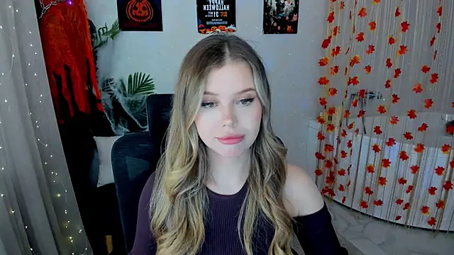 Snapshot of FollowLovee chatting on 10.11.25 FollowLovee online show from 10.11.25