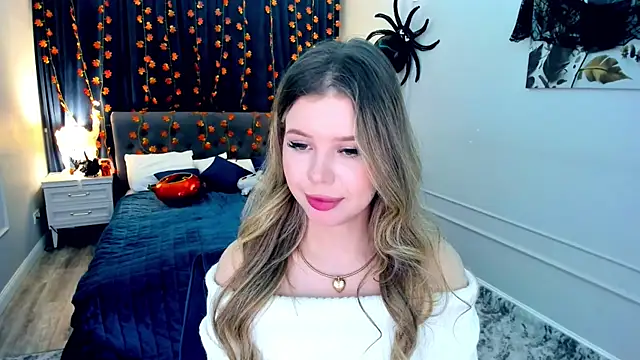 Snapshot of FollowLovee chatting on 10.13.25 FollowLovee online show from 10.13.25