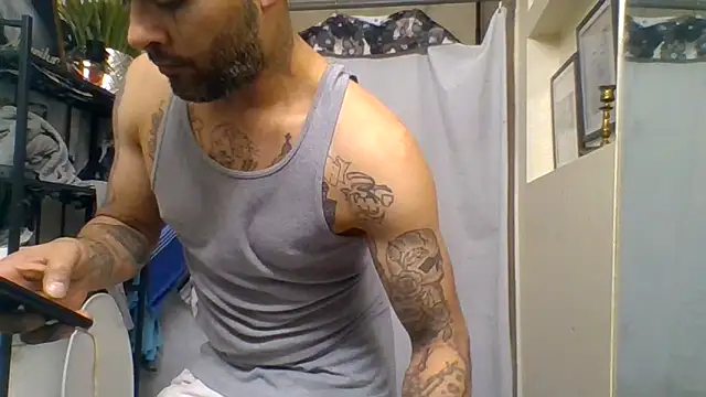 Houstonslong1 online show from 01.15.25