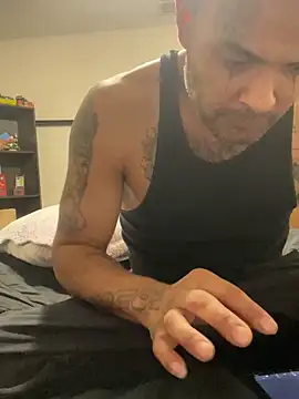 Houstonslong1 online show from 11.22.25