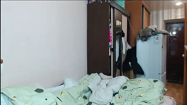 leila bambi  online show from 12.31.24