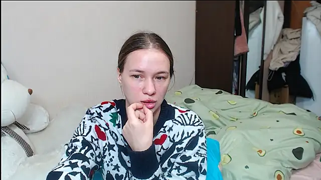 leila bambi  online show from 01.24.25