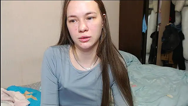 leila bambi  online show from 02.17.25