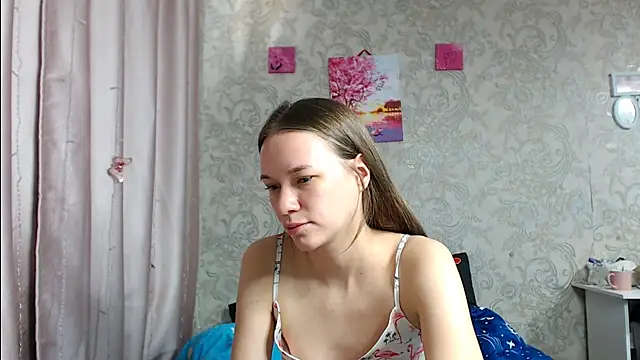 leila bambi  online show from 10.02.25