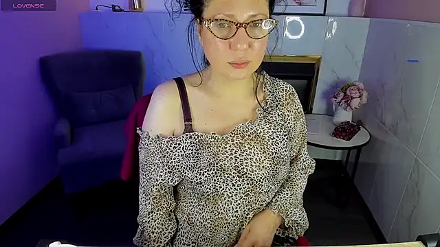 Snapshot of Anita_Muse chatting on 12.23.24 Anita Muse online show from 12.23.24