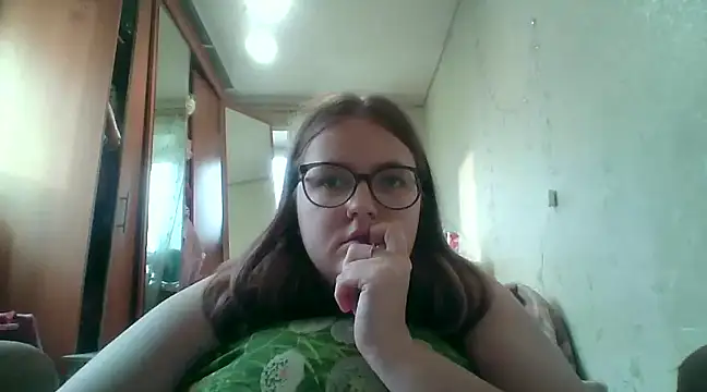 Snapshot of DesireMelissa chatting on 02.14.25 DesireMelissa online show from 02.14.25