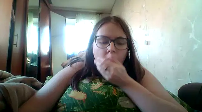 Snapshot of DesireMelissa chatting on 02.24.25 DesireMelissa online show from 02.24.25