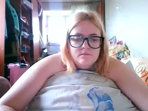 Snapshot of DesireMelissa chatting on 10.16.25 DesireMelissa online show from 10.16.25