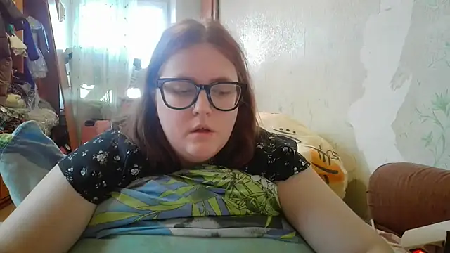 Snapshot of DesireMelissa chatting on 12.14.25 DesireMelissa online show from 12.14.25