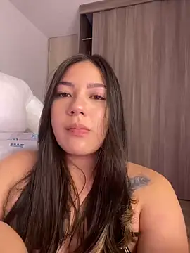Snapshot of Latina_vanessa chatting on 02.11.25 Latina vanessa online show from 02.11.25