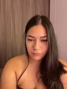 Snapshot of Latina_vanessa chatting on 02.12.25 Latina vanessa online show from 02.12.25