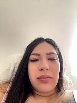 Latina vanessa online show from 12.20.25