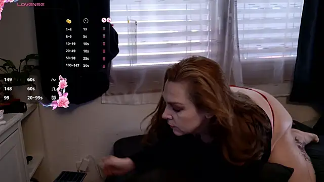 Snapshot of Big_Beautiful_MILF chatting on 09.18.25 Big Beautiful MILF online show from 09.18.25