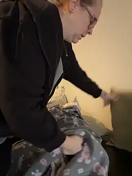 Snapshot of Big_Beautiful_MILF chatting on 11.20.25 Big Beautiful MILF online show from 11.20.25