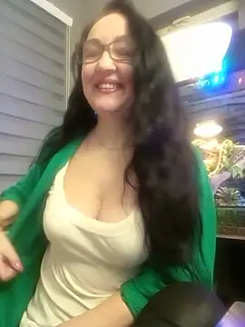 Snapshot of CamilleDesire chatting on 12.08.24 CamilleDesire online show from 12.08.24