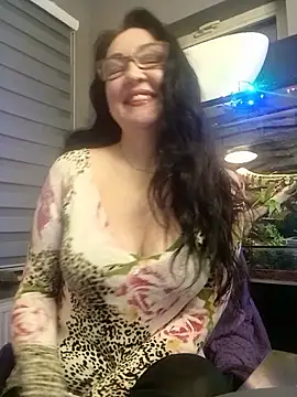 Snapshot of CamilleDesire chatting on 12.12.24 CamilleDesire online show from 12.12.24