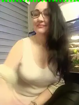 Snapshot of CamilleDesire chatting on 12.25.24 CamilleDesire online show from 12.25.24