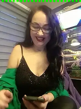 Snapshot of CamilleDesire chatting on 02.14.25 CamilleDesire online show from 02.14.25