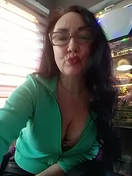 Snapshot of CamilleDesire chatting on 02.16.25 CamilleDesire online show from 02.16.25