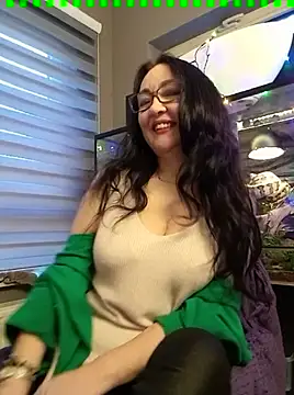 Snapshot of CamilleDesire chatting on 02.18.25 CamilleDesire online show from 02.18.25