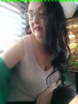 Snapshot of CamilleDesire chatting on 03.04.25 CamilleDesire online show from 03.04.25