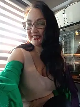 Snapshot of CamilleDesire chatting on 03.15.25 CamilleDesire online show from 03.15.25