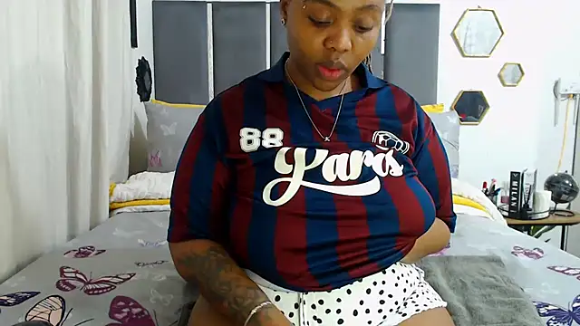 Snapshot of IceBellaCane313 chatting on 09.12.25 IceBellaCane313 online show from 09.12.25